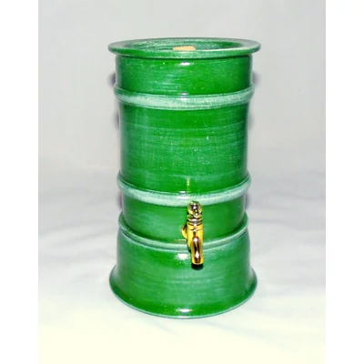 Hordó formájú csapos tároló zöld