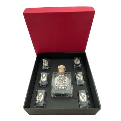 Vadászos italoskészlet óncímkés díszdobozban B